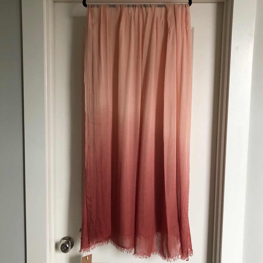 NWT OMBRÉ SCARF